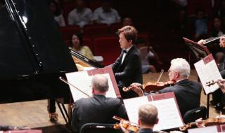 知乎 王力宏李云迪牵手照 知乎 王力宏李云迪牵手照