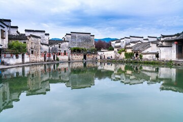 暴力罗曼史jessica的红酒吻戏是不是删了床上kiss,为什么第九集没出现 暴力罗曼史jessica